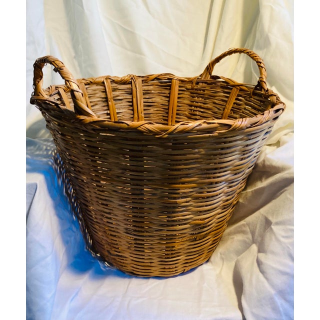 1960s Vintage Round Woven Wrapped Willow Basket For Sale In Dallas - Image 6 of 8