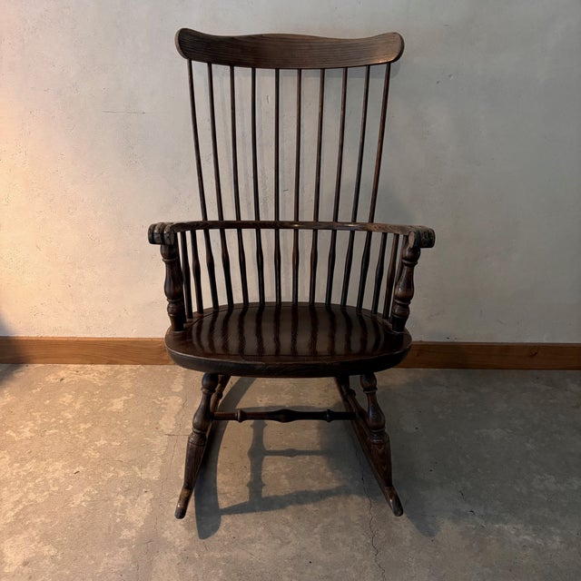 Vintage Wooden Rocking Chair, in Very Good conditions. Designed before 1890