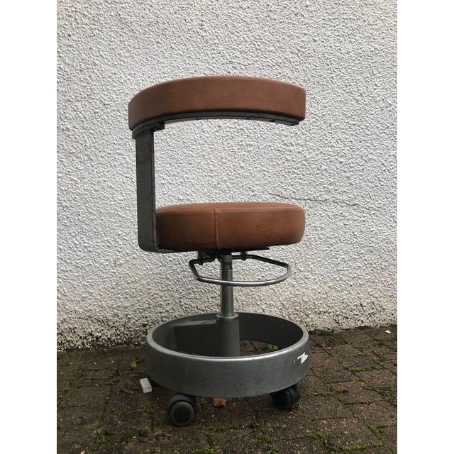 Industrial Adjustable Swivel Chair on Wheels from Siemens, 1960s For Sale - Image 3 of 8