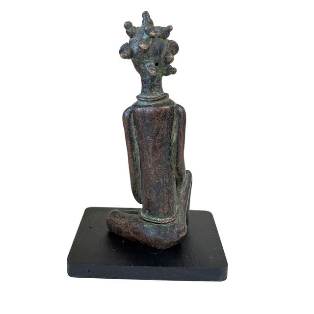 Superb Benin Bronze of a Seated Female Nigeria African 6.5" H on Stand For Sale - Image 4 of 6
