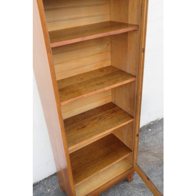 Early 20th Century Early 1900s Tall and Narrow Oak Bookcase Display Shelf Cabinet 6194 For Sale - Image 5 of 16