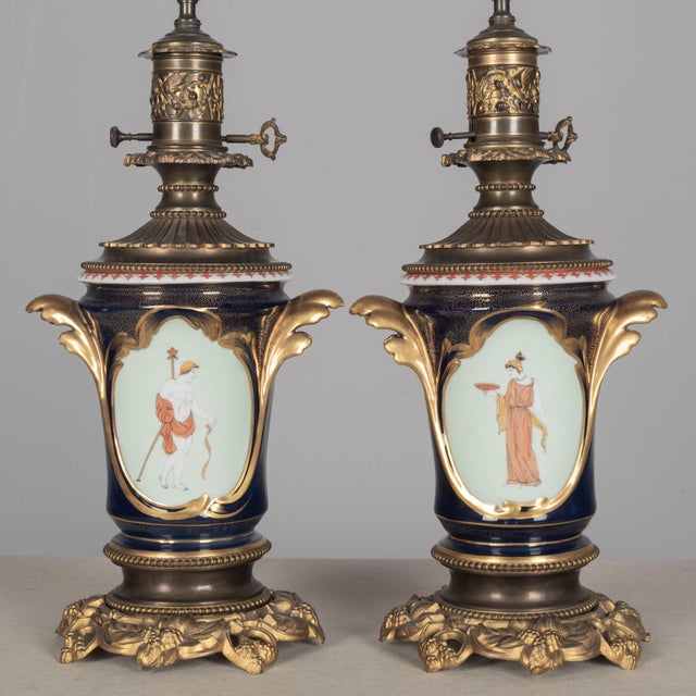 Pair of 19th Century French Vieux Paris Porcelain Lamps For Sale - Image 4 of 17