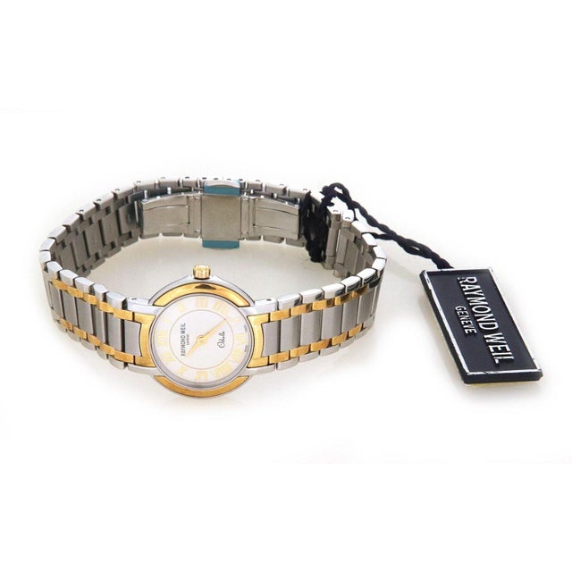 This is a lovely authentic wrist watch by Raymond Weil from the Othello Collection. The case and band is in stainless...