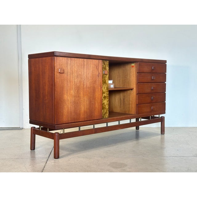 Brown Teak Sideboard by Ilmari Tapiovaara for Permanente Mobili Cantù, 1950s For Sale - Image 8 of 18