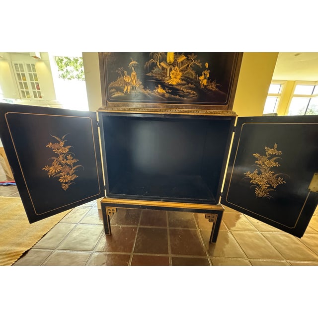 Chinoiserie Black Lacquer Cabinet / Dry Bar With Hand-Painted Gilt Scenes, Mid–Late 20th Century For Sale - Image 6 of 12