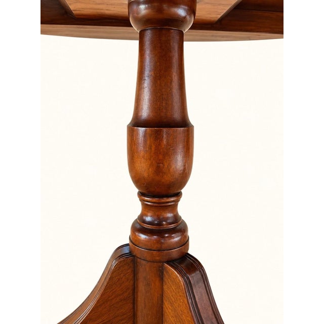 19th Century Large Extendable English Mahogany Regency Style Table with Brass Claw Legs, 1890s For Sale - Image 5 of 13