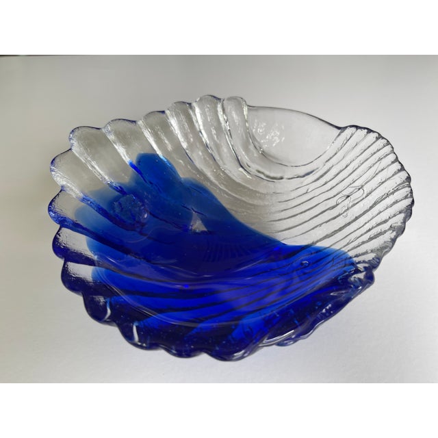 Mid-Century Modern 1980's Cobalt Blue and Transparent Textured Art Glass Seashell Bowl For Sale - Image 3 of 7