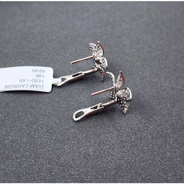 White 1.48 Ct Flowered Diamond Earrings - 2 Pieces For Sale - Image 8 of 9