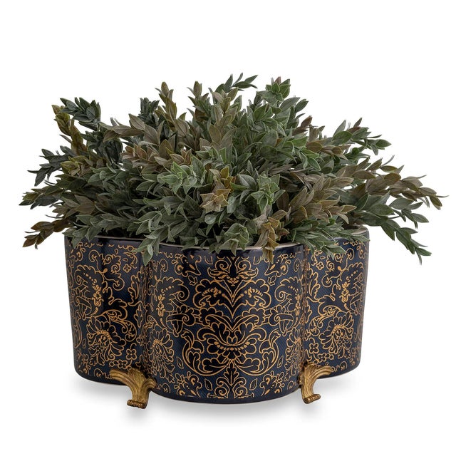 Port 68 Williamsburg for Port 68 Richmond Damask Indigo Quatrefoil Planter For Sale - Image 4 of 6