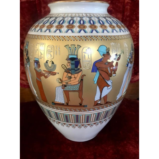 1970s 1970s The Ghent Collection, by Kaiser Porcelain, “Scenes From the Tomb of Tutankhamun” Vase. For Sale - Image 5 of 12