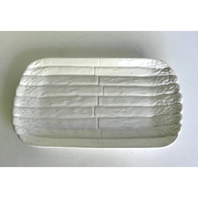 Late 20th Century Bordallo Pinheiro Ceramic Asparagus Dish Made in Portugal For Sale - Image 5 of 5