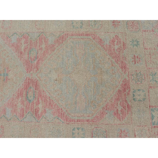 Modern Hand Knotted Oushak Runner With Medallions in Pink's and Creams For Sale In Atlanta - Image 6 of 11