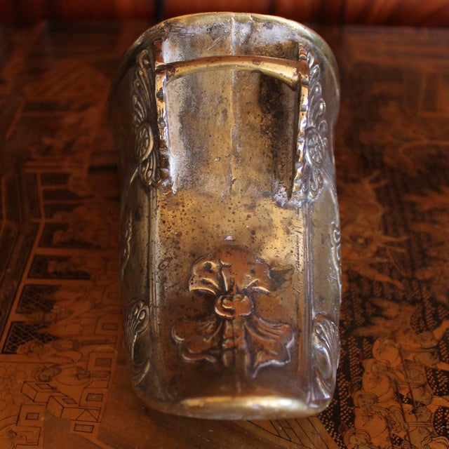 Metal Brass Stirrups With Anthemion Ornament, 19th Century Spanish Colonial For Sale - Image 7 of 11