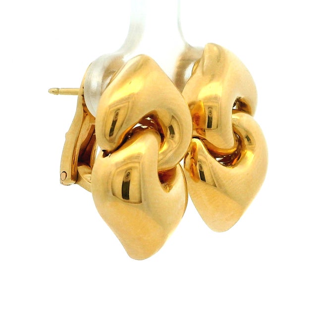 Modern 1980s Bulgari Puffy Gancio Link 18k Yellow Gold Earrings, Pair For Sale - Image 3 of 11