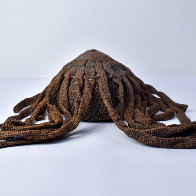 Early 20th Century Bamileke Wood and Raffia Hat Cameroon For Sale - Image 13 of 13