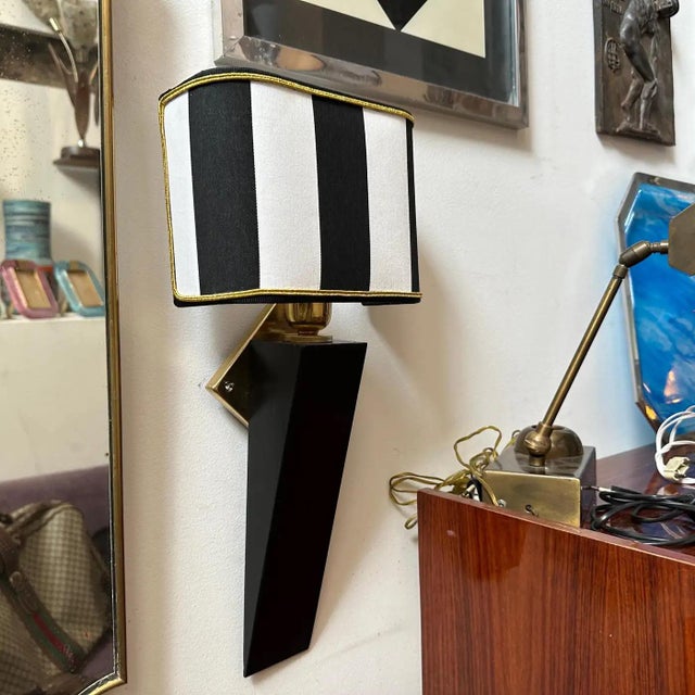 Art Deco An Elegant 1980s Art Deco Style Black Painted Wood and Brass Italian Wall Sconce For Sale - Image 3 of 12