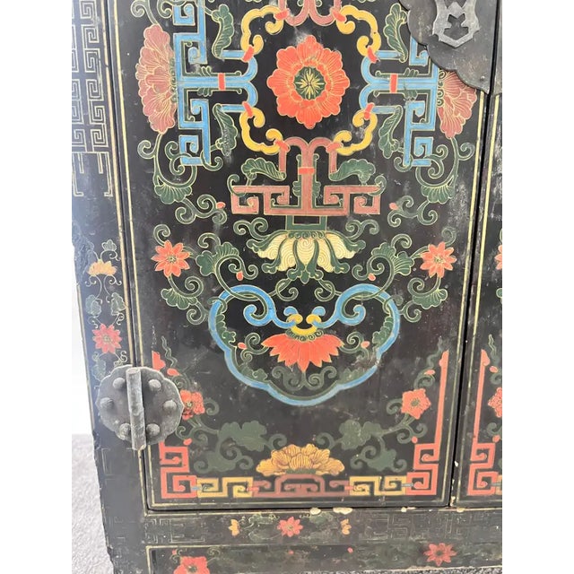Chinese Vintage Asian Black Lacquered Cabinet or Chest With Hand-Painted Floral Motif For Sale - Image 3 of 14