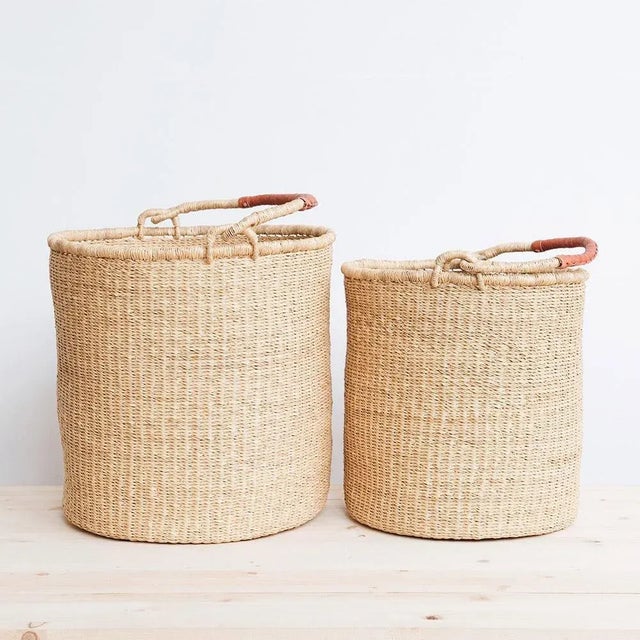 African Natural Bolga Hamper Basket With Leather Handles - Large For Sale - Image 3 of 7