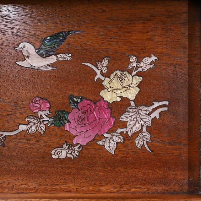 Huali Rosewood Tray Inlaid With Mother-of-Pearl Birds & Roses For Sale In Los Angeles - Image 6 of 9