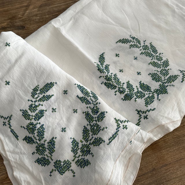 Hand Embroidered French Linen Tablecloth For Sale In Miami - Image 6 of 7