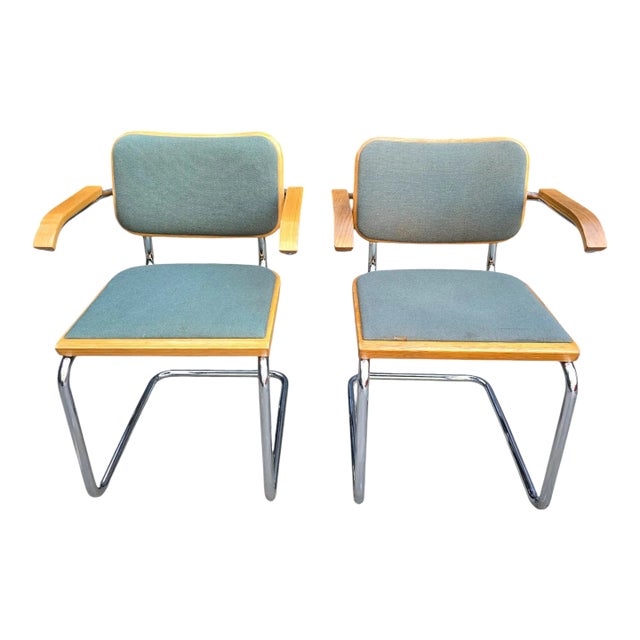 1980s Vintage Marcel Breuer for Knoll Int. Arm Chairs - Set of 2 For Sale