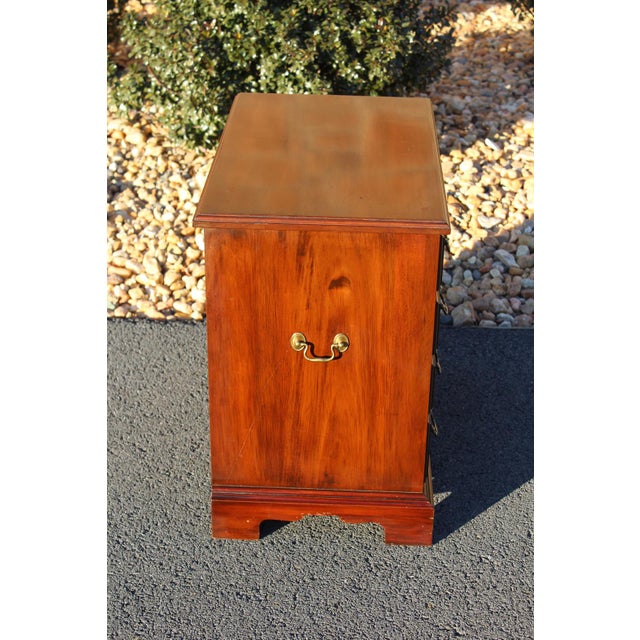 1980s Henkel-Harris Mahogany Nightstand For Sale - Image 5 of 18