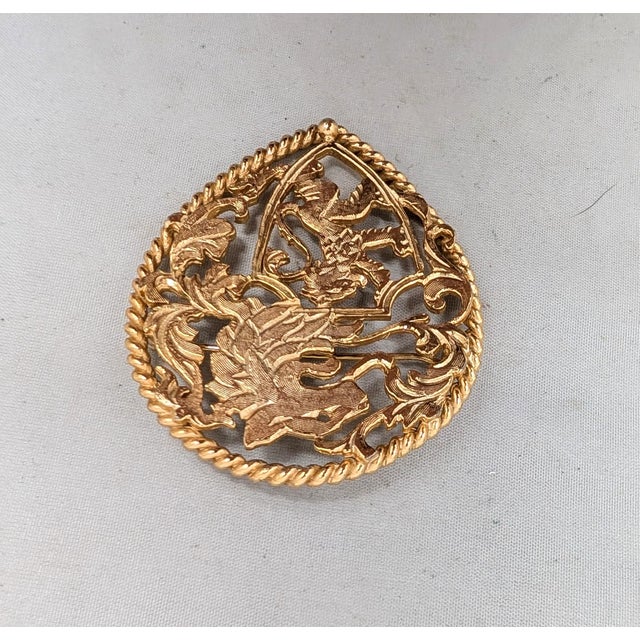 1970s Vintage 1970s Signed Napier Goldtone Cut Out Rearing Lion Coat of Arms Brooch For Sale - Image 5 of 7