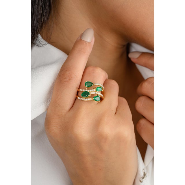 Emerald Diamond Cocktail Wedding Ring Size 6.5 For Sale - Image 4 of 12