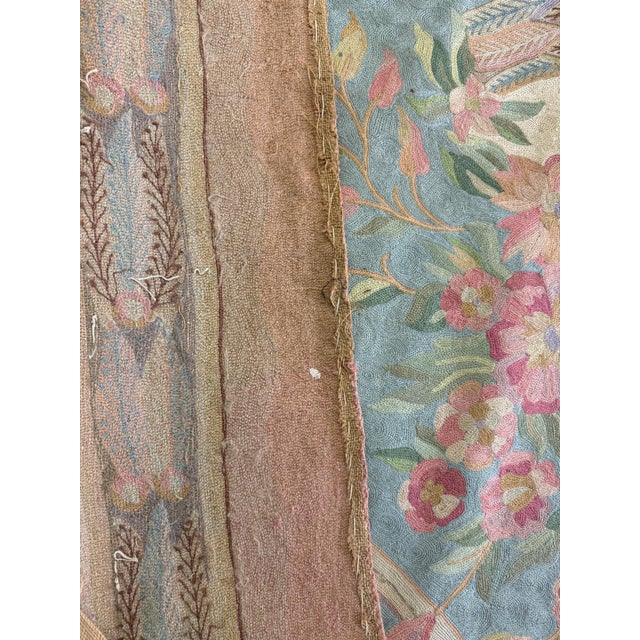 1920s Antique Ivory Floral Medallion India Agra Textile Chain Stitch Gallery Rug For Sale - Image 12 of 15