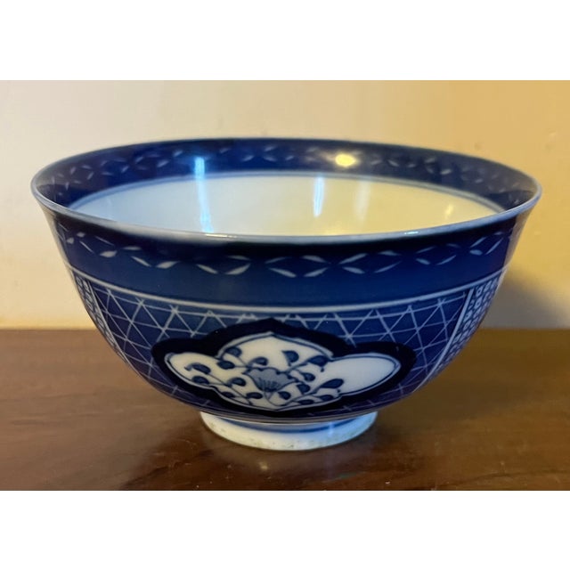 Antique 18th Century Edo Period Japanese Blue & White Porcelain Small Footed Bowl For Sale - Image 13 of 16