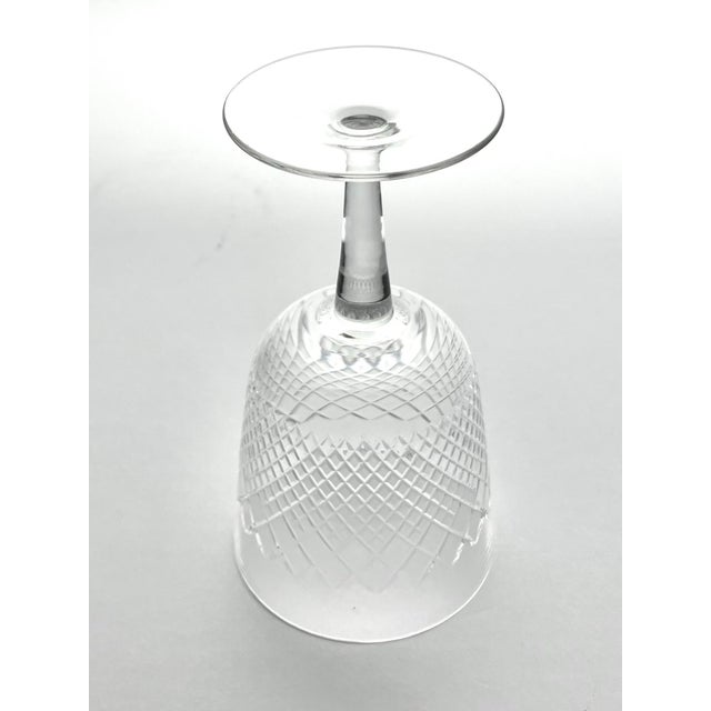 1950s Vintage Mid-Century 7 Wine or Water Glasses Criss-Cross X Fishnet Cuts For Sale In Dallas - Image 6 of 7