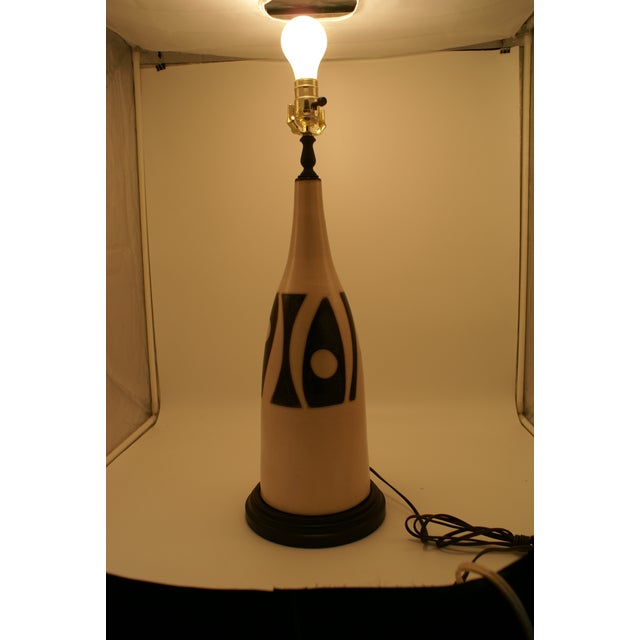 Sculpture Materials Late 20th Century Black & Ivory Geometric Chulucanas Pottery Lamp – Handcrafted Peruvian Art Long Neck Vase For Sale - Image 7 of 7