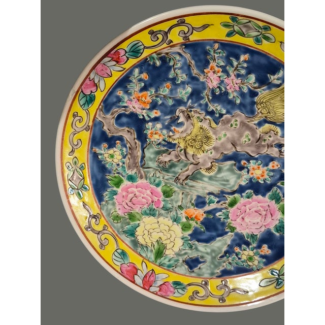 Early 20th Century Antique Asian Meiji Japanese Foo-Dog Lion Colorful Floral Decorative 10'' Plate For Sale - Image 5 of 12