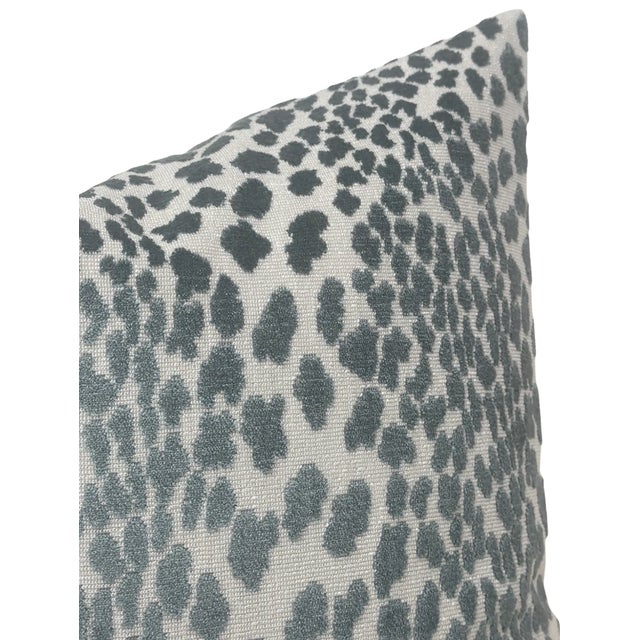 Traditional Spotted Velvet Pillow Cover in Marine Blue, 22x22 Pillow For Sale - Image 3 of 5