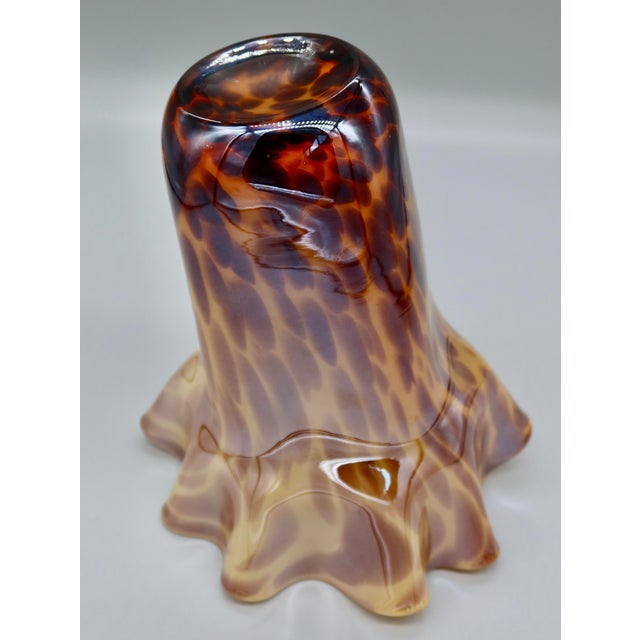 Vintage Tortoiseshell Art Glass Handkerchief Vase — Amber & Cream Ruffled Fazzoletto Vase, Murano Style For Sale - Image 9 of 11
