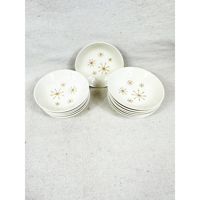 Lovely set of 12 mcm small bowls. Made by Royal China in the 1950/60’s in the USA. Features an atomic starburst design in...