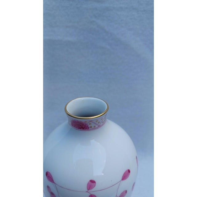 1980s Vintage Porcelain Vase Indian Painting in Purple from Meissen, 1980 For Sale - Image 5 of 12
