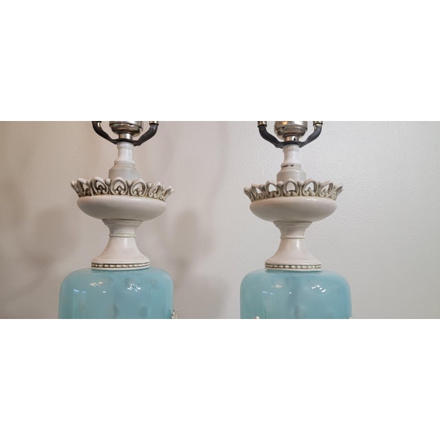 Vintage Mid-Century Modern Hollywood Regency Revival Table Lamps Neoclassical Style - a Pair For Sale - Image 4 of 18