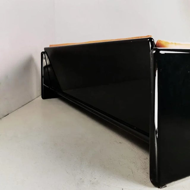Black Lacquered Structure & Leather 2-Seater Sofa by Dino Gavina for Studio Simon, 1970s For Sale - Image 4 of 7