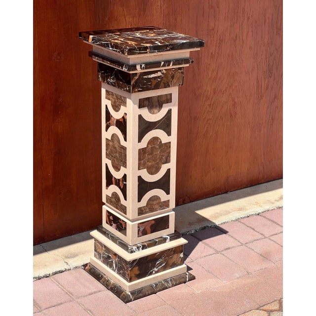 A Neoclassical Vintage Italian Marble Pedestal, 20Th Century For Sale In Los Angeles - Image 6 of 12