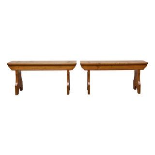 Pair of Rustic American Pine Benches, Circa 1920 – Farmhouse Entryway Seating For Sale