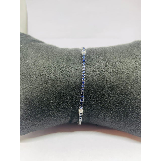 Early 21st Century Elegant 18k Gold Blue Sapphire 2.74ct & Diamond 0.45ct Bracelet For Sale - Image 5 of 10