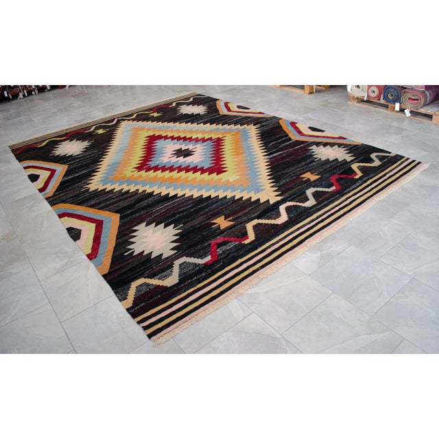 1990s Vintage Turkish Rug Hand Made Flat Weave Area Rug Kilim - 8′8″ X 11′5″ For Sale - Image 17 of 18
