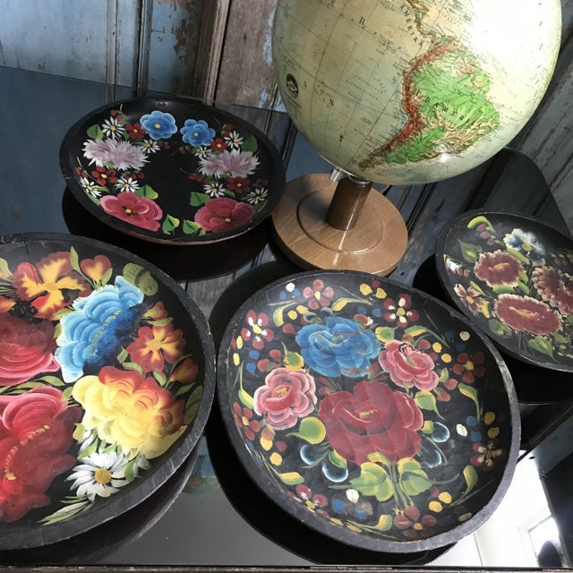 Large Mexican Wooden Plate with Hand-Painted Floral Design #2 For Sale - Image 5 of 5