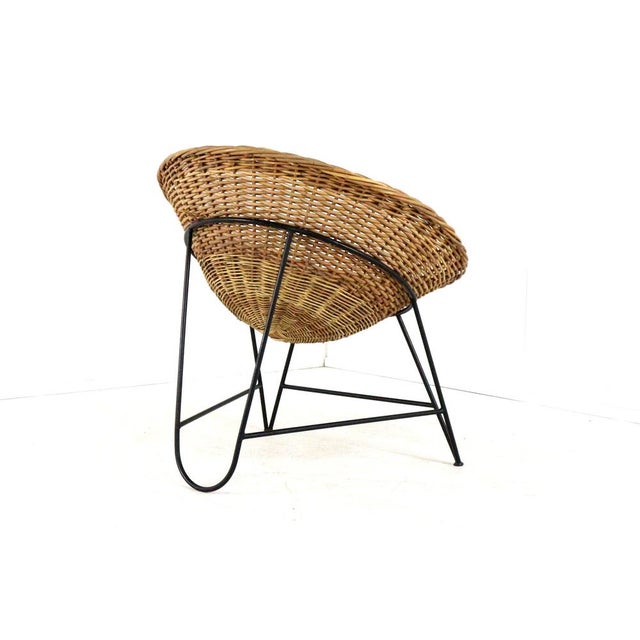 Mid-Century Modern Wicker Basket Armchair in the style of Matthieu Matégot For Sale - Image 4 of 18