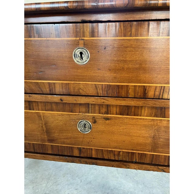 19th Century Italian Neoclassical Walnut Commode With Walnut Cross-Banded Veneer For Sale - Image 9 of 12