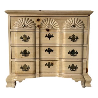 Vintage Link-Taylor Pine Block-Front 4-Drawer Bachelor’s Chest For Sale