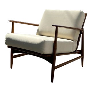 Mid Century Modern Lounge Armchair | Kofod Larsen for Selig For Sale