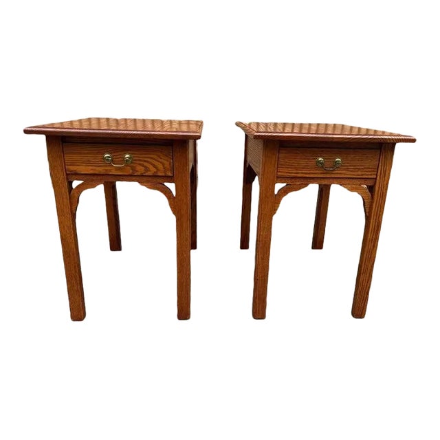 Late 20th Century Pair of Tom Seely Furniture Solid Oak Side End Tables For Sale