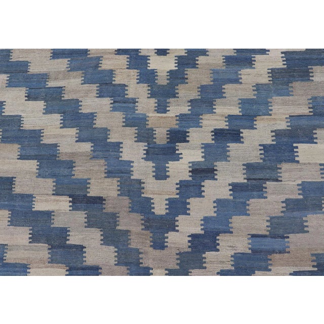 Hand Woven Flat-Weave Kilim Rug With a Modern Design in Blue and Creams For Sale - Image 4 of 13